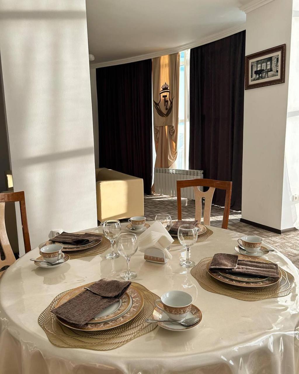 Tanzharyk Hotel Aktobe Eksteriør billede