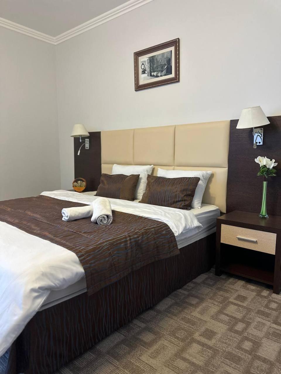 Tanzharyk Hotel Aktobe Eksteriør billede