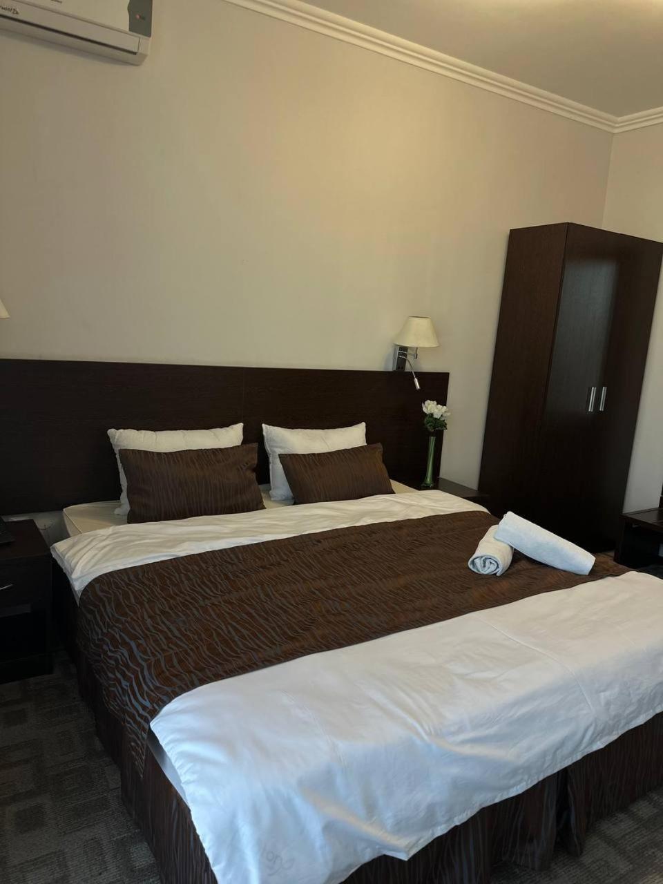 Tanzharyk Hotel Aktobe Eksteriør billede