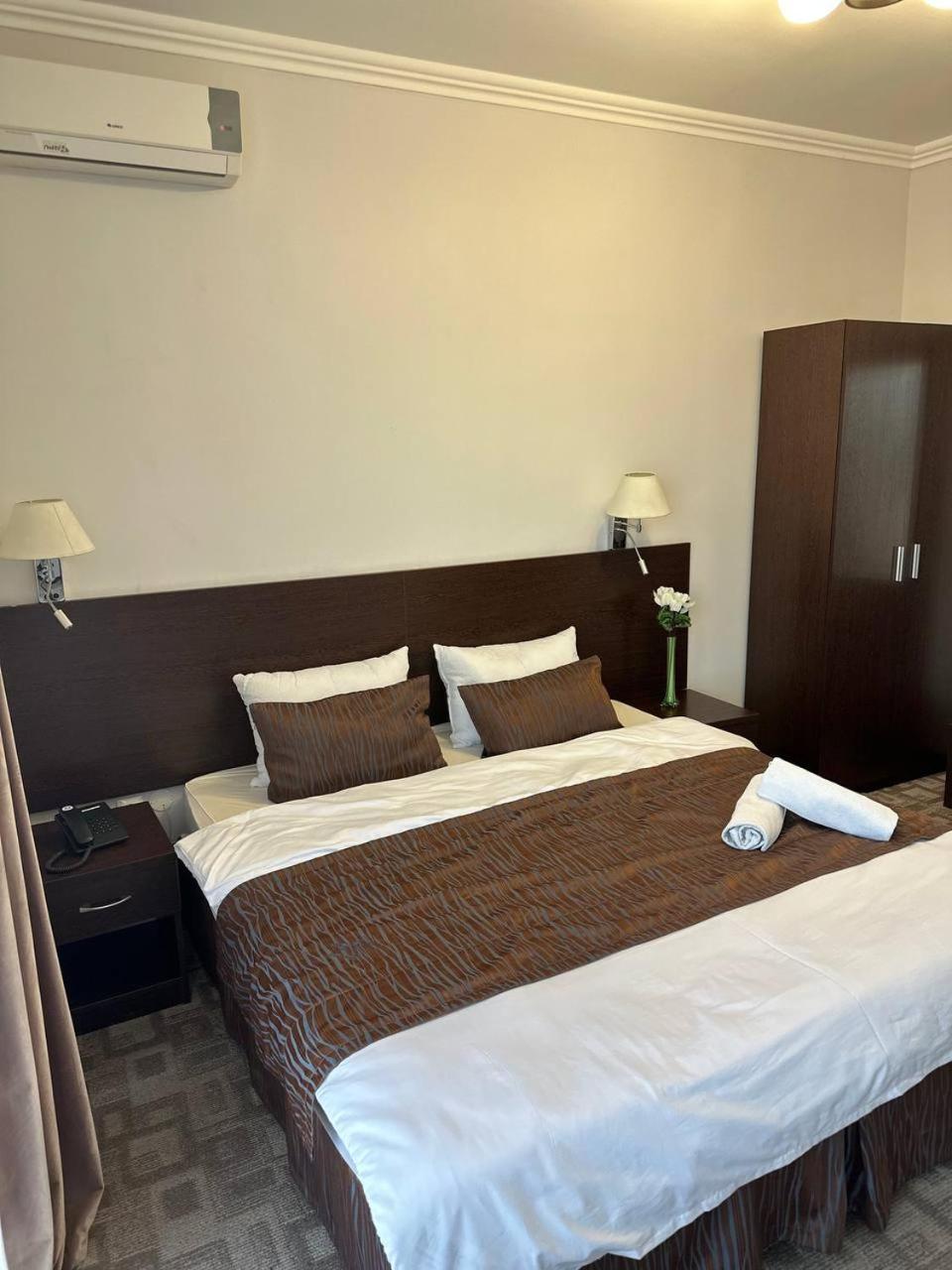 Tanzharyk Hotel Aktobe Eksteriør billede