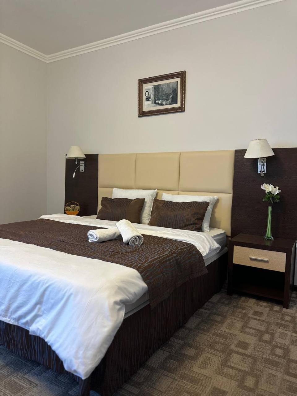 Tanzharyk Hotel Aktobe Eksteriør billede