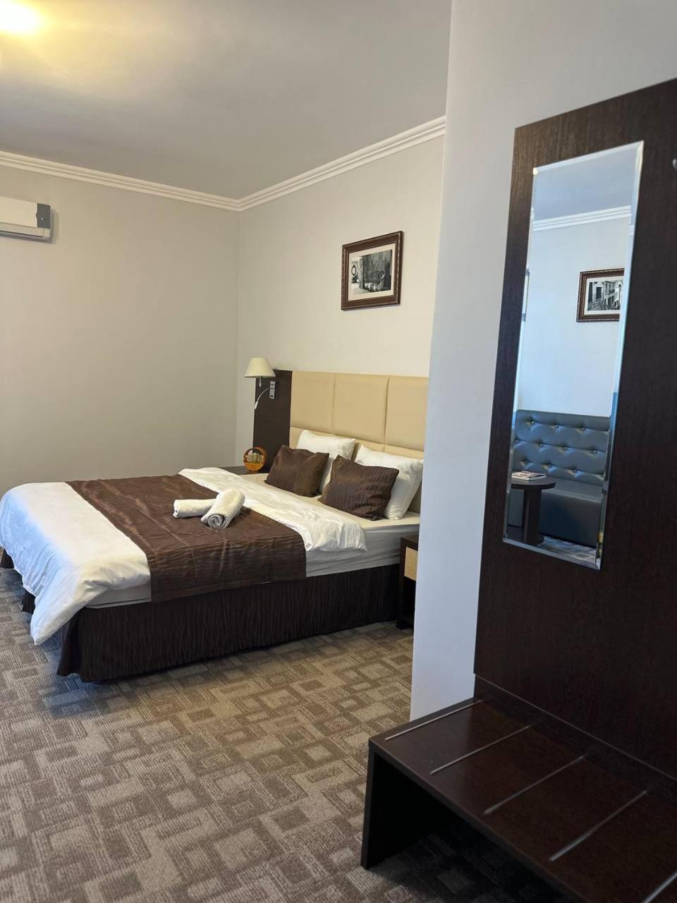 Tanzharyk Hotel Aktobe Eksteriør billede