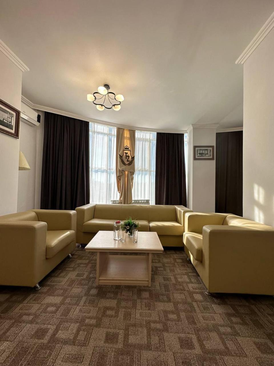 Tanzharyk Hotel Aktobe Eksteriør billede