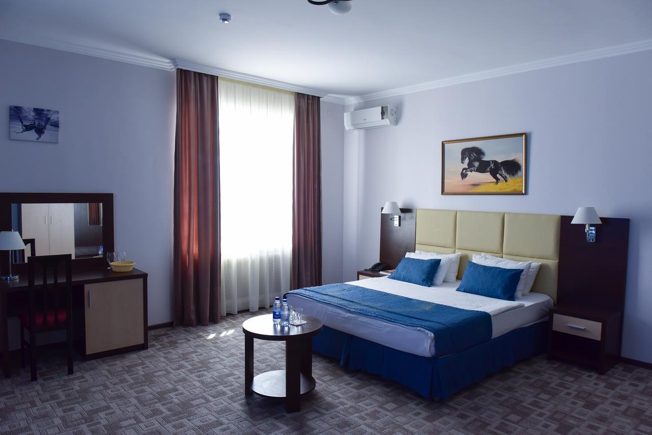 Tanzharyk Hotel Aktobe Eksteriør billede