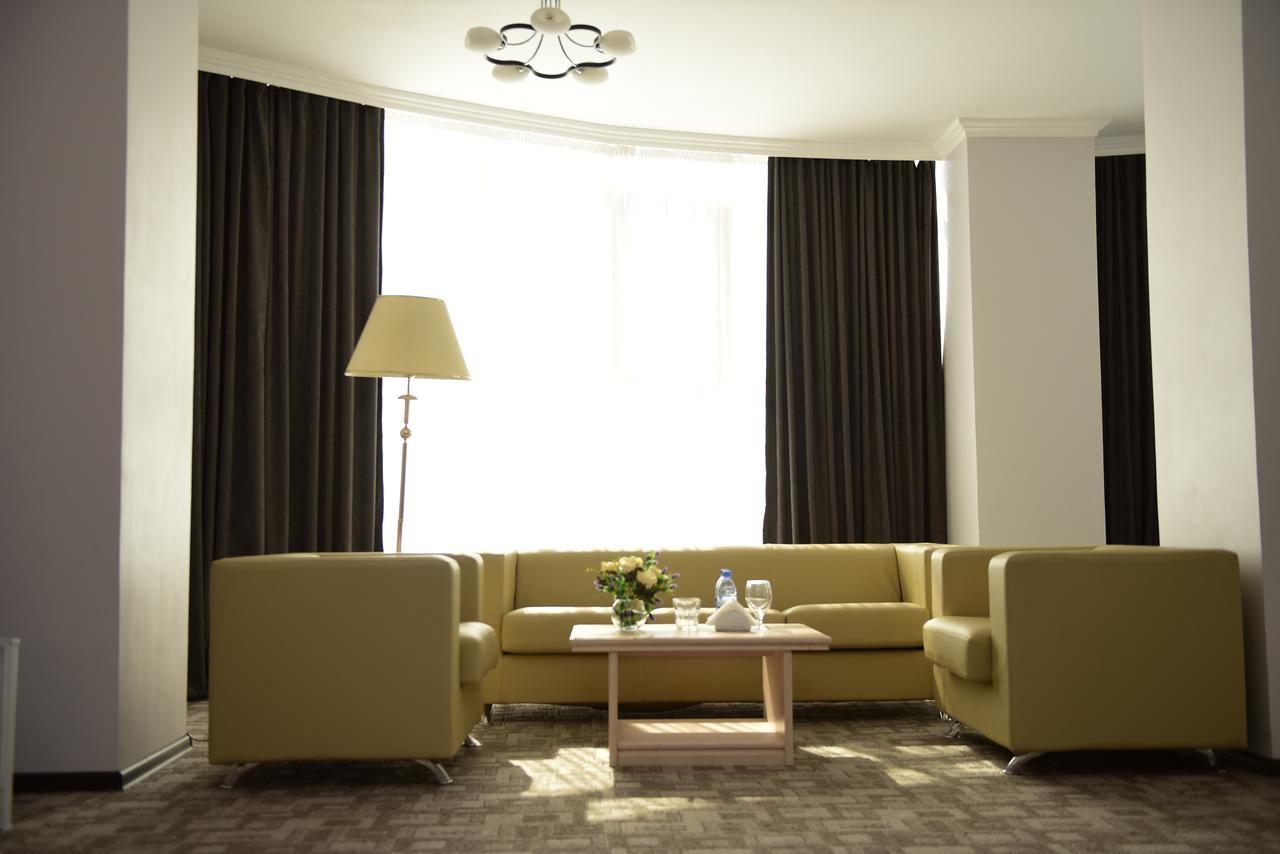 Tanzharyk Hotel Aktobe Eksteriør billede